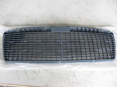 Mercedes-Benz W210 Classic / Elegance Front Grill Insert A2108880023 • $42.41