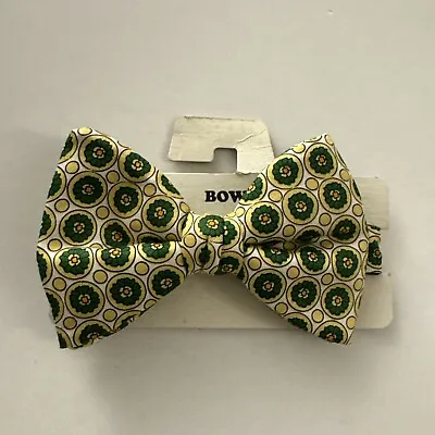 Vintage Men’s Bow Tie Green Yellow D10 • $7