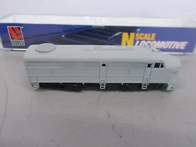 Life Like # 7431 ~ Undecorated Fa1 Powered Locomotive~lot C~no Couplers~n Scale • $60