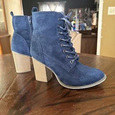 Mossimo Supply CO Shoes 7 1/2 Navy Blue Suede Feel. Gently Used • $10