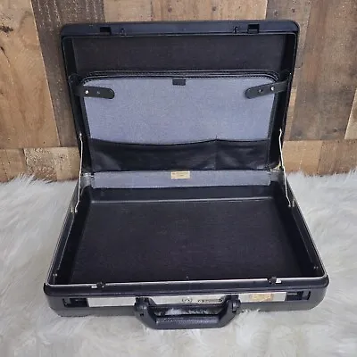 Vintage Samsonite Delegate Attaché Briefcase Hard Shell Black 17 X14 X6  NO KEY • $39.99