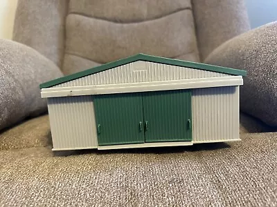 Ertl Farm Country Machine Shed Grey With Green Roof And Doors • $45