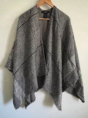 Decjuba Houndstooth Check Black White Shawl Kimono Wrap Fringe One Size • $12