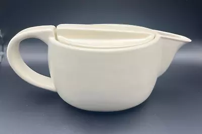 Streamlined Mid-Century Modern Teapot  (16 Oz) MINT Condition • $20