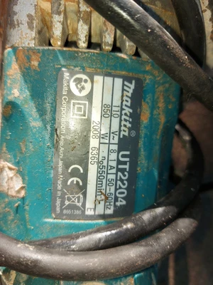 £44 • Buy Makita Ut2204 Paddle  Mixer(110v)