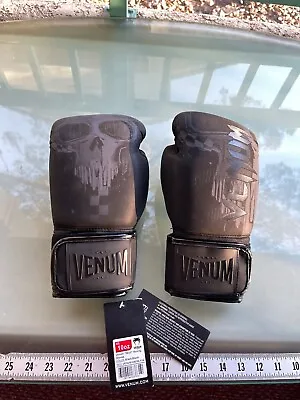 VENUM SKULL BOXING GLOVES -  MUAY THAI KICKBOXING  FITNESS 10 Oz BLACK • $39