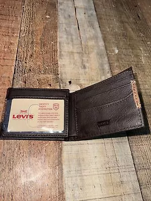 Levis Leather Extra Capacity Bifold Wallet  RFID Protection 31LV130060 Brown • $15