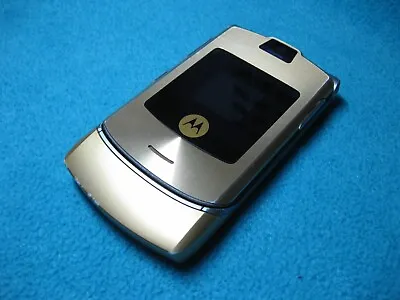 Vintage Motorola V3i RAZR Gold Flip Mobile Phone D&G Dolce Gabbana • $29.99