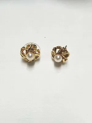 Goldtone Flower Earrings With Faux Pearl Center Stone Post Backs Vintage 9.26.9 • $11.69