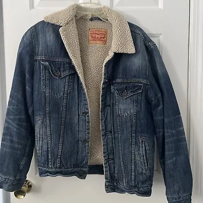 Levi's Mens Sherpa Lined Denim Trucker Jacket Sz L Blue Pockets Collar Snap • $58.50