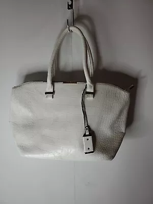 VICTORIABECKHAM Shoulder Bag • $80