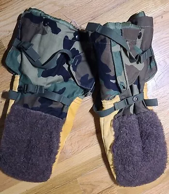 U.S. Military Woodland Camo Flyers Mittens Extreme Cold Weather Size Medium • $42.95