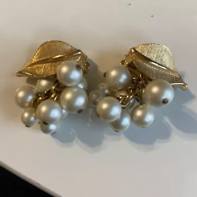 Vintage PARK LANE Faux Pearl Dangle Gold Tone Leaf Clip On Earrings Signed • $8.88