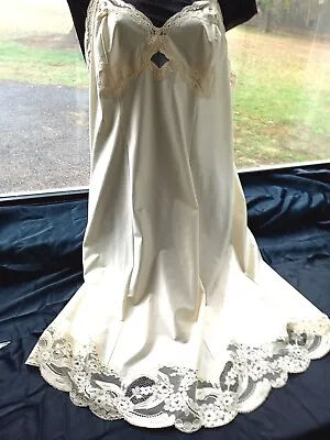 Vintage KOMAR  40. Ivory  Nylon Full Slip With Lace • $22