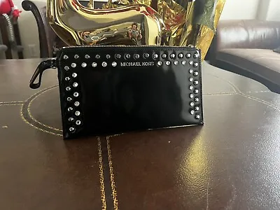 Michael Kors Clutch Black • $70