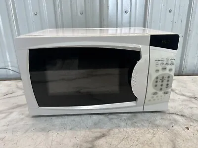 Magic Chef Microwave .7 Cubic Foot .7 Ft 700 Watt MCM770WTG • $70.30