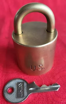 AMERICAN PADLOCK. Round CYLINDRICAL. Military. Rare Vintage. With Keys 🔐 • $60