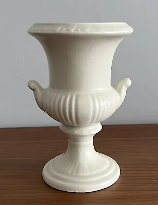 Vintage Dartmouth Pottery Mantel Vase Creamy White Urn Planter Retro 17.5cm • £14.99