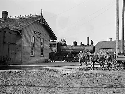 VINTAGE PHOTO NEGATIVE - Number 179 Steam Engine At The Wayne (PA?) Train Depot • $40