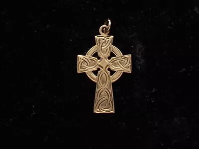 Beautiful 9ct Yellow Gold Celtic Cross Pendant • £85