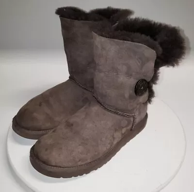 Ugg Womens Boots Short Winter Brown Sheepskin Round Toe Pull On Size 6 Bailey  • $27.94