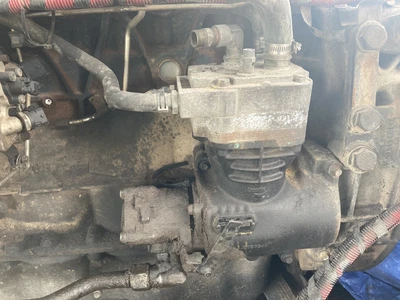$950 • Buy 2013 Maxxforce 13 Air Compressor 