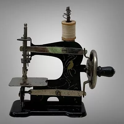 1900’s German Made Muller Model Toy Sewing Machine SEE VIDEO • $84.39