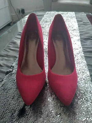 Marks And Spencers Cerise Pink Pointed Shoes • £12