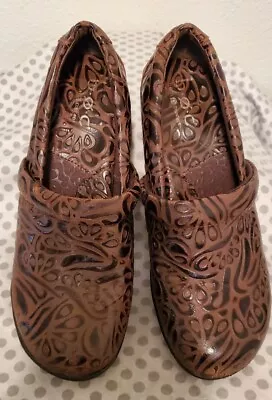BOC Born Concept Womens Peggy Tooled Leather Closed Back Clogs 8M Brown EUC  • $6