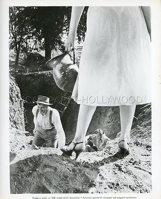 Robert Ryan Tina Louise GOD'S Lttle Acre 1958 Vintage Photo Genuine #4 • $109.13