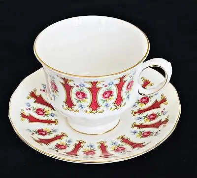 Queen Anne 8537 Ridgeway Tea Cup & Saucer Bone China England Roses Scrolls • $17