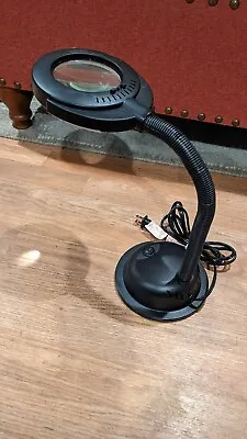 Magnifying Lamp - Adjustable Gooseneck • $25