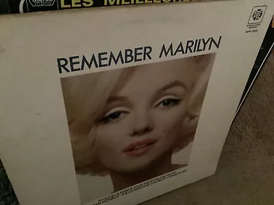 Marilyn Monroe – Remember Marilyn Gatefold LP & Booklet • £9.99