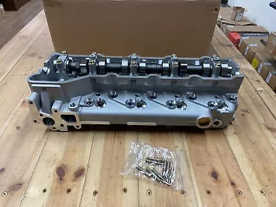 Complete Cylinder Head Fits Mitsubishi Pajero 4M40-T • $465.15