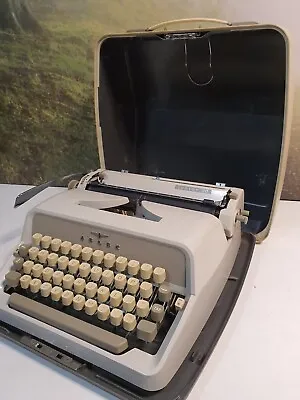 Adler Junior 20 Portable Manual Typewriter & Hard Fitted Case West Germany • £32.50