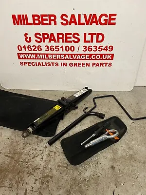 Vauxhall Astra Mk5 Zafira Vectra Saab Alfa Romeo Spare Wheel Kit Brace And Jack  • $32.31