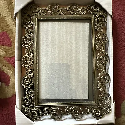 New In Box “Malden” Gold Swirled Antique Look 4”x6” Picture Frame • $15