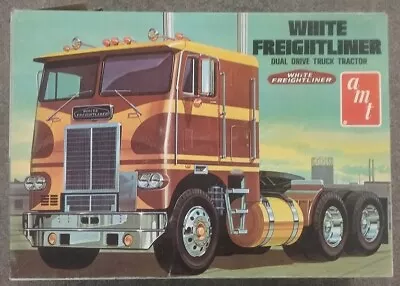 Older Release AMT White Freightliner Big Rig Plastic Truck Model 1/25 #T568 • $59