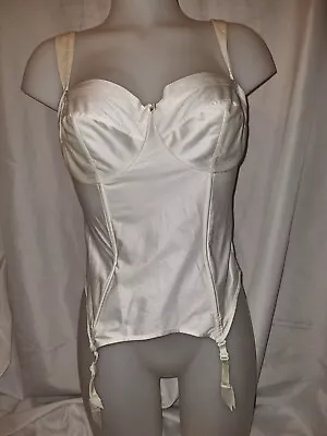 Gorgeous Cream Underwired Boned Corset Basque Top Suspenders Size 14 (TV) • £9.99