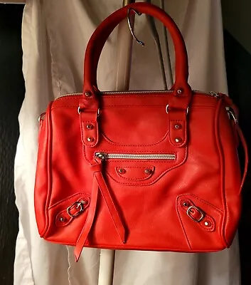 RED. Giant City STYLE 2way Shoulder Hand Bag Good Condition  • $15