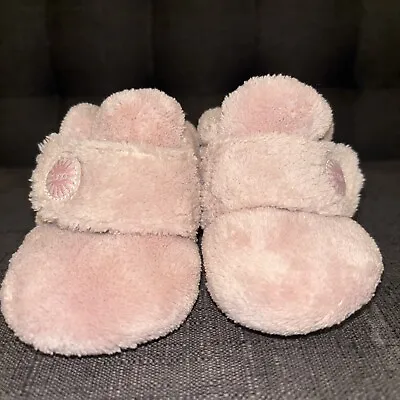 Baby Girl Ugg Booties 2/3 • $9.98