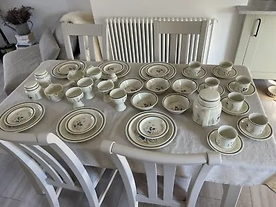 £44 • Buy Royal Doulton Lambethware Hill Top Dinner Set 43x Footed Bowls Plates Cup Tea