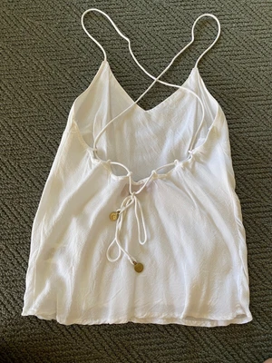 $10 • Buy White Tigerlily Top, Size 6, Excellent Condition