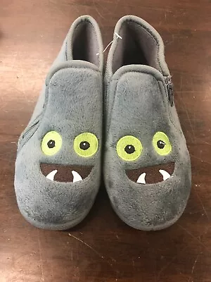 Youth Kids Gray Monster Slippers Size 13 • $4.65