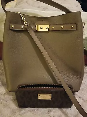 Michael Kors Army Green Pebble Leather Gold Stud Shoulder Handbag Purse & Wallet • $75