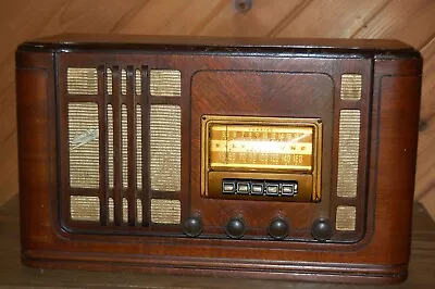 Vintage Silvertone Tube Radio Model R-1261 • $46