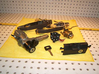 Mercedes Late W126 420SEL 90-91 IgnitionConsoledoorsTrunk Locks 1 Set & 1 Key • $619