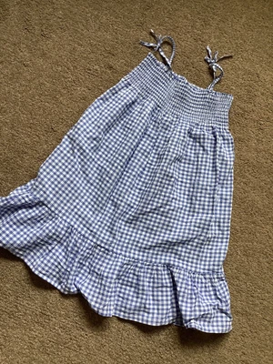 £4 • Buy Girls H&M Blue And White Gingham Check Smocked Dress For Age 5-6 Years