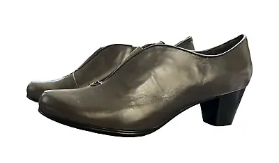 $40 • Buy Everybody By BZ. Moda Gray Leather Boots Women's Size 8.5 US 39 EU