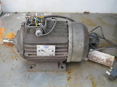 240v / Single Phase 2.2kw  (approx 3hp) Electric Motor • £30